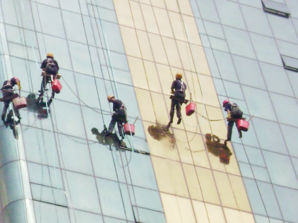 東莞外墻清洗千萬要記得注意這個
